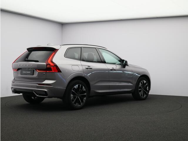 Volvo XC60 T6 350PK Plug-in hybrid AWD Plus Dark / Panoramisch Dak / Head-Up / 360gr Camera / Stuur+Stoel+Achterbank Verwarming / 20" / Elekt. Verstelbare Stoelen / Alarm / Extra Getint Glas /