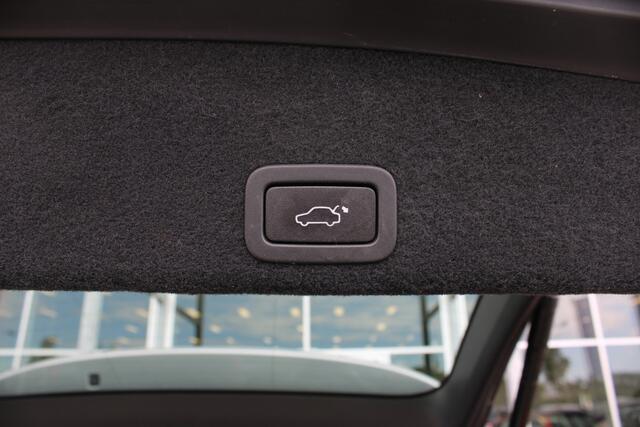 Volvo XC60 T5 245PK Automaat Summum | Schuif/kanteldak | Keyless entry | El. Voorstoelen | PDC + Camera | Trekhaak | Leder |