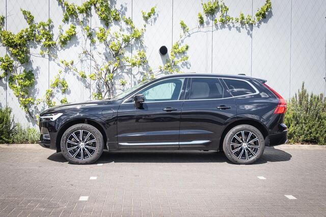 Volvo XC60 2.0 T6 Plug-in Hybrid AWD Inscription | PHEV | Panoramadak | Trekhaak | BLIS | Cruise Control Adaptief | Achtertuitrijcamera | Parkeersensoren | Keyless Entry | Elektrische Achterklep | Navigatie | Apple Carplay | Android Auto