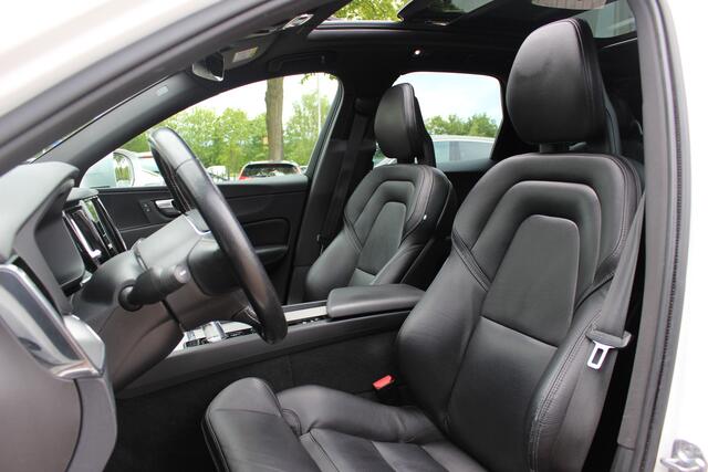 Volvo XC60 2.0 T8 Twin Engine AWD R-Design / Trekhaak / Panoramadak / Leder / CarPlay / 21'' / Parkeerhulp V+A / Stoelverwarming / DAB / Cruise Control