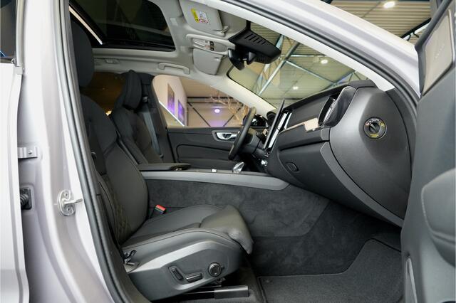 Volvo XC60 2.0 T8 AWD 335kW/456pk Aut8 Plug-in hybrid Plus Dark HARMAN/KARDON + PANORAMADAK + 360 CAMERA + HEAD-UP + BLIS + LANE ASSIST + STOEL-&STUURVERWARMING + ADAPT.CRUISE + PILOT ASSIST + MATRIX LED + KEYLESS ENTRY&GO + PARKSENSOREN V&A + 20" LM-VELGEN!!