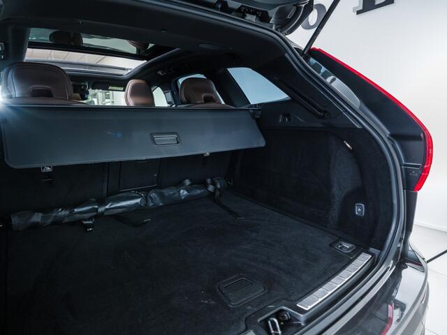 Volvo XC60 B5 Automaat Momentum Exclusive