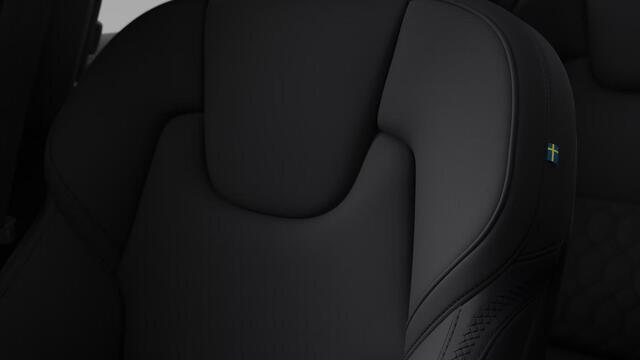 Volvo XC60 2.0 T6 Plug-in hybrid AWD Essential | Extra getint glas | Driver Assist | Climate line | 19" | All Season Banden | Charcoal Hemelbekleding | Park Assist Voor en Achter |