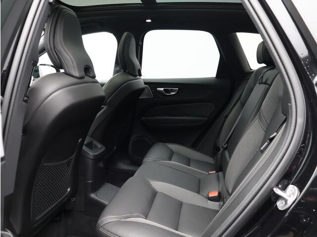 Volvo XC60 2.0 T8 Plug-in hybrid AWD Ultra Black Edition PHEV, Automaat, Luchtvering, Bower & Wilkins audio, Trekhaak semi elektrisch, Stoel- en stuurverwarming, Parkeercamera 360 graden, Panoramadak