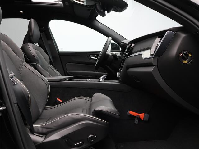 Volvo XC60 2.0 T8 Plug-in hybrid AWD Ultra Black Edition PHEV, Automaat, Luchtvering, Bower & Wilkins audio, Trekhaak semi elektrisch, Stoel- en stuurverwarming, Parkeercamera 360 graden, Panoramadak