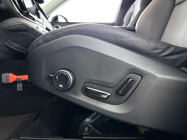 Volvo XC60 T8 Plug-in hybrid AWD Ultra Bright | Panoramadak | 360° camera | Harman Kardon | Stoel- en Stuurverwarming | Trekhaak