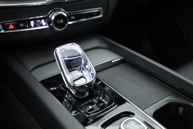 Volvo XC60 T6 PHEV Ultra Black Edition | Pano | HUD | Elek. Trekhaak | Memory Seats | 360cam | Adapt. Cruise | 21'' | Google Info. x