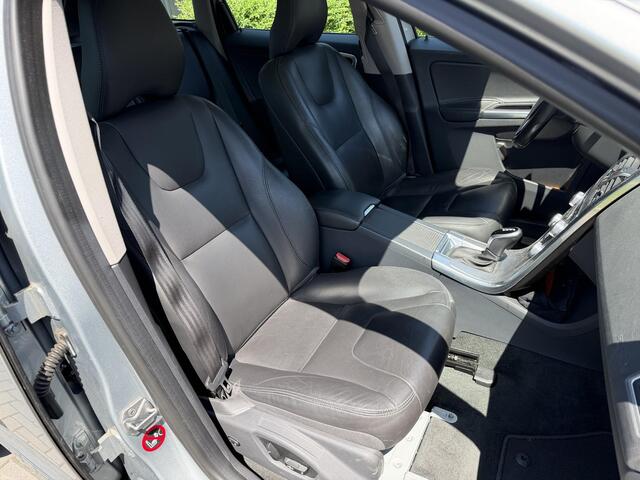 Volvo XC60 2.0 T5 FWD Polar+ Pano, Leder, Memory Seats, Camera