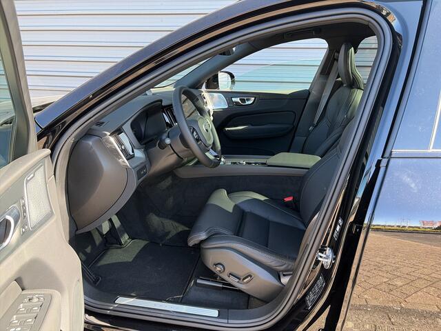 Volvo XC60 2.0 T6 Plug-in hybrid AWD Ultra Black Edition / Luchtvering / B&W Audio / Rondomzicht camera / cruise control adaptief /