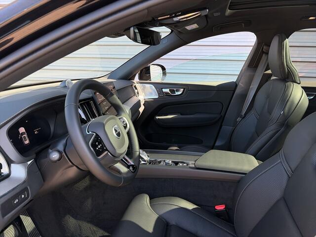 Volvo XC60 2.0 T6 Plug-in hybrid AWD Ultra Black Edition / Luchtvering / B&W Audio / Rondomzicht camera / cruise control adaptief /
