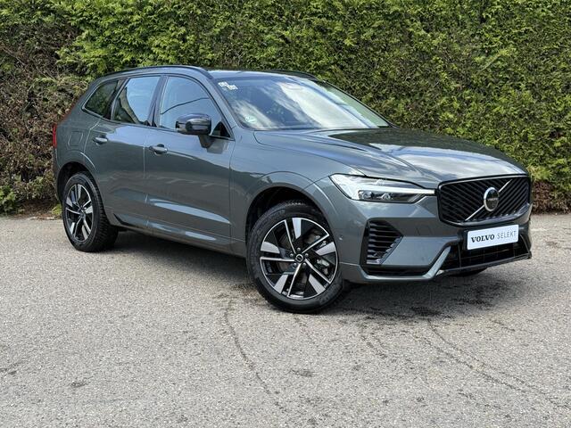 Volvo XC60 2.0 T6 Plug-in hybrid AWD Plus Dark | Panoramadak | Trekhaak | HUD | Memory | Harman Kardon |