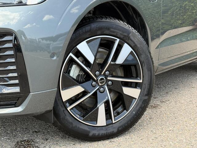 Volvo XC60 2.0 T6 Plug-in hybrid AWD Plus Dark | Panoramadak | Trekhaak | HUD | Memory | Harman Kardon |