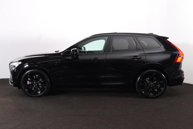 Volvo XC60 T8 Recharge AWD Ultra Black Edition Exec - Luchtvering - Panorama/schuifdak - IntelliSafe Assist & Surround - 360º Camera - Bowers & Wilkins audio - Adaptieve LED koplampen - Verwarmde voorstoelen, stuur & achterbank - Parkeersensoren voor & achter - Elek