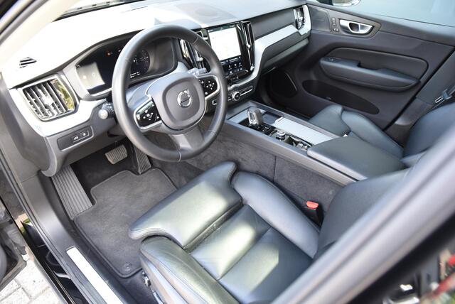 Volvo XC60 2.0 T6 Plug-in hybrid AWD Plus Dark SOH 97% / Trekhaak / Panoramadak / Harman Kardon