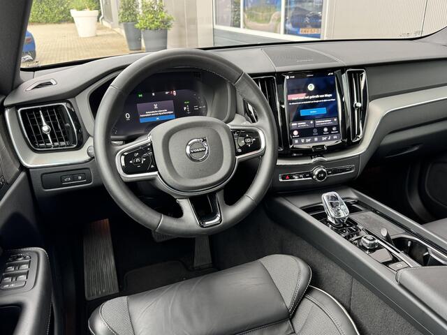 Volvo XC60 2.0 T6 Plug-in hybrid AWD Plus Black Edition 350 PK | Trekhaak | H/K | Pano | 360 Camera