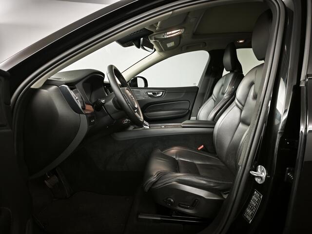 Volvo XC60 2.0 T6 Plug-in hybrid AWD Plus Black Edition | Harman Kardon | Panoramadak | Trekhaak wegklapbaar.