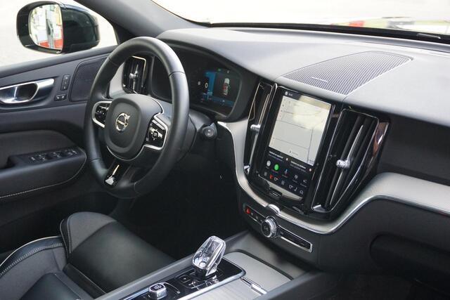 Volvo XC60 2.0 T6 Plug-in hybrid AWD Plus Black Edition | Pano | H&K | 360 | LED