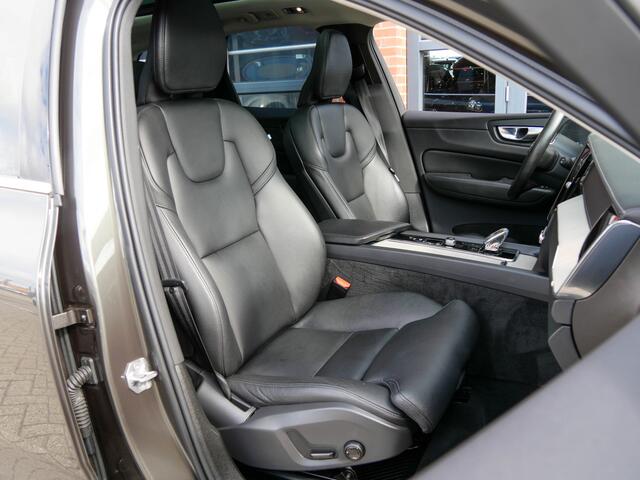 Volvo XC60 2.0 B4 Inscription | PANODAK | TREKHAAK | LEDER | MEMORYSTOELEN |