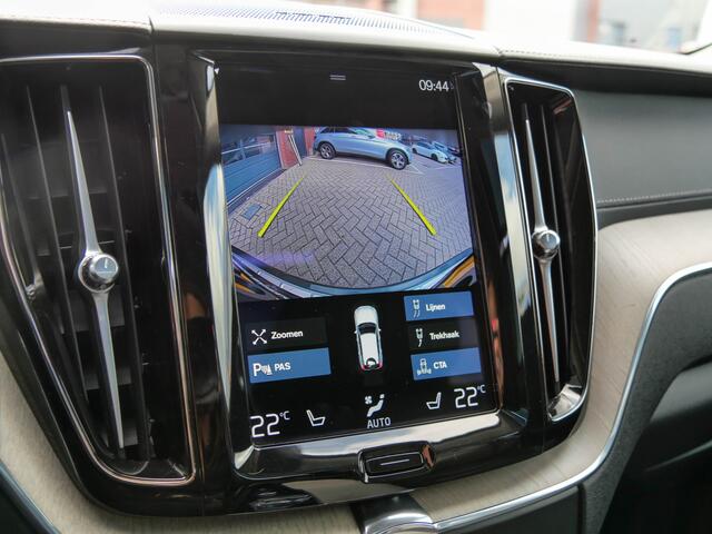 Volvo XC60 2.0 B4 Inscription | PANODAK | TREKHAAK | LEDER | MEMORYSTOELEN |