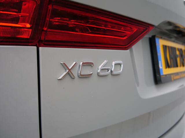 Volvo XC60 2.0 T6 Plug-in hybrid AWD Plus Dark 350 Pk Automaat Navi / DAB / Apple Carplay / Pano-dak
