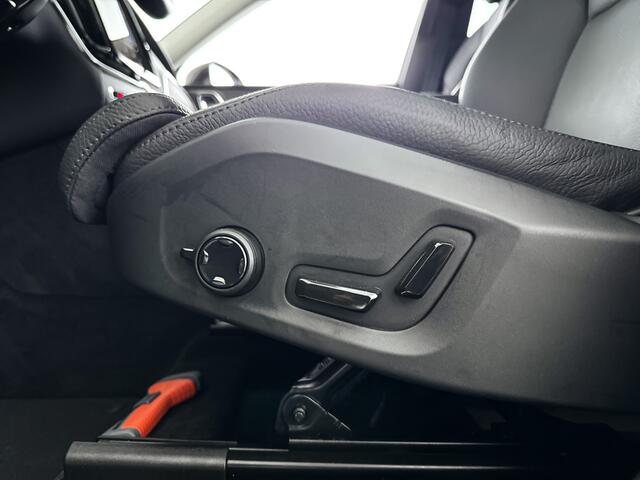 Volvo XC60 T6 Plug-in hybrid AWD Ultra Bright | Panoramadak | 360° camera | Harman Kardon | Luchtvering | Head-up display | Stoel- en Stuurverwarming | Trekhaak