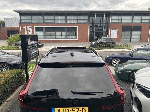 Volvo XC60 2.0 T6 AWD Ultra Black Edition.