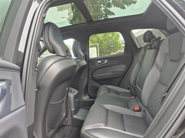 Volvo XC60 2.0 T6 Plug-in hybrid AWD Plus Black Edition Trekhaak/Panodak/360Cam etc.