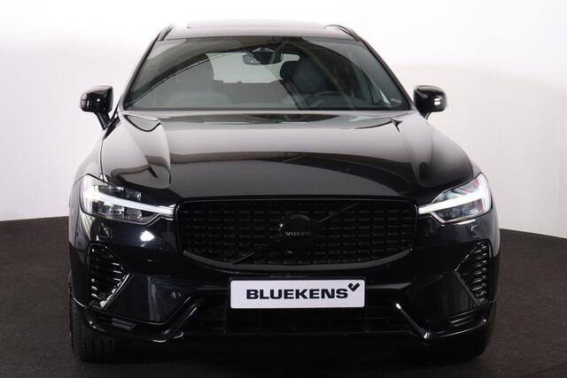 Volvo XC60 T8 Recharge AWD Plus Black Edition - Panorama/schuifdak - IntelliSafe Assist & Surround - Harman/Kardon audio - Adaptieve LED koplampen - Parkeercamera achter - Verwarmde voorstoelen, stuur & achterbank - Parkeersensoren voor & achter - Elektr. bedienb. v