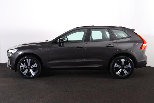 Volvo XC60 T6 Recharge AWD Plus Dark - Panorama/schuifdak - IntelliSafe Assist & Surround - 360º Camera - Verwarmde voorstoelen, stuur & achterbank - Parkeersensoren voor & achter - Elektr. bedienb. voorstoelen met geheugen - Draadloze tel. lader - Inklapbare trekha