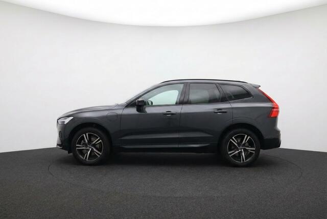 Volvo XC60 2.0 T8 AWD Plus Dark 455PK | Pano | Luchtvering | Trekhaak