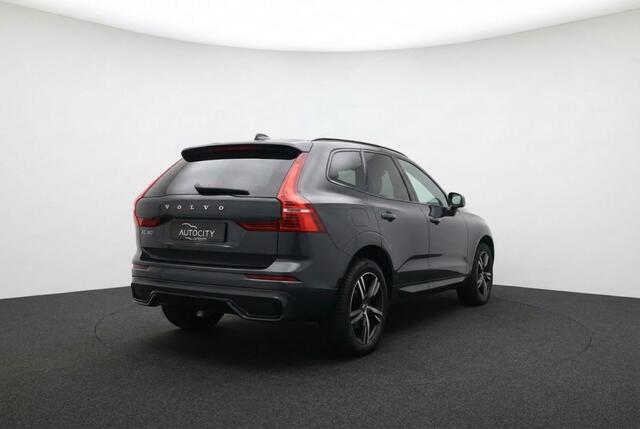 Volvo XC60 2.0 T8 AWD Plus Dark 455PK | Pano | Luchtvering | Trekhaak