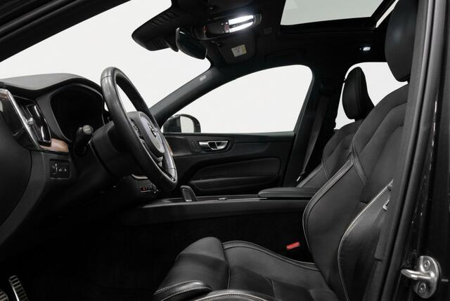 Volvo XC60 2.0 T8 AWD Plus Dark 455PK | Pano | Luchtvering | Trekhaak