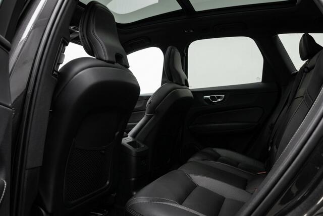 Volvo XC60 2.0 T8 AWD Plus Dark 455PK | Pano | Luchtvering | Trekhaak