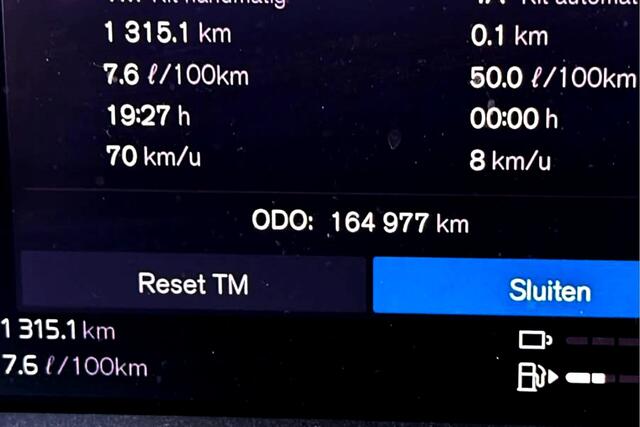 Volvo XC60 2.0 T6 AWD 293kW/399pk Aut8 Plug-in hybrid Ultimate Dark LUCHTVERING + HARMAN/KARDON + PANORAMADAK + EL.TREKHAAK + HEAD-UP + 360 CAMERA + STOELVERWARMING V&A + STUURVERWARMING + ADAPT.CRUISE + LANE ASSIST + PARKSENSOREN V&A + 20" LM-VELGEN!!