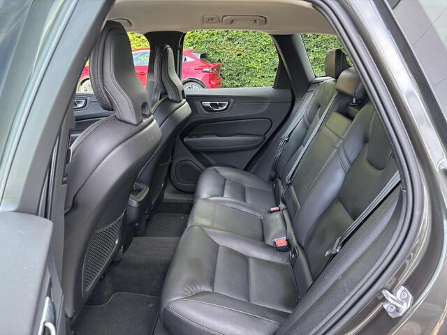 Volvo XC60 2.0 T5 Momentum | trekhaak uitklapbaar | Sportstoelen | Vol Leder interieur |