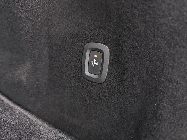 Volvo XC60 B5 Inscription | Trekhaak | Verwarmde stuurwiel en stoelen/achterbank | 360 Camera | Memory seat |