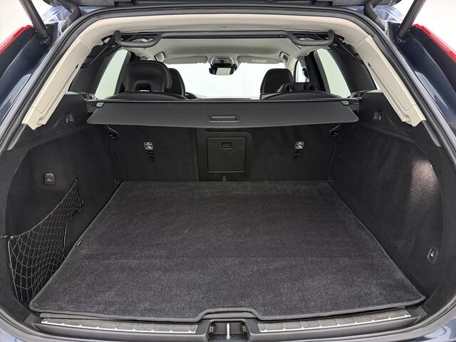 Volvo XC60 B5 Inscription | Trekhaak | Verwarmde stuurwiel en stoelen/achterbank | 360 Camera | Memory seat |