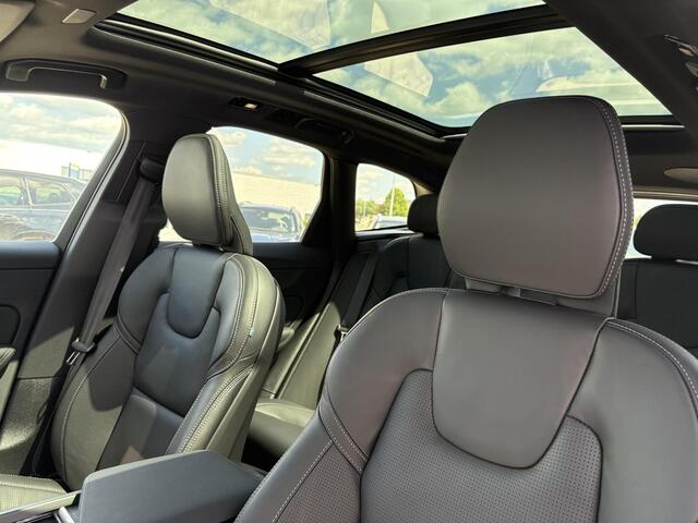 Volvo XC60 2.0 T8 Plug-in hybrid AWD Ultra Dark Exec. Ed. Edition | Luchtvering | 22" | Gelamineerd Glas | Bowers & Wilkins | Stoelmassage & Ventilatie | MY '27 |