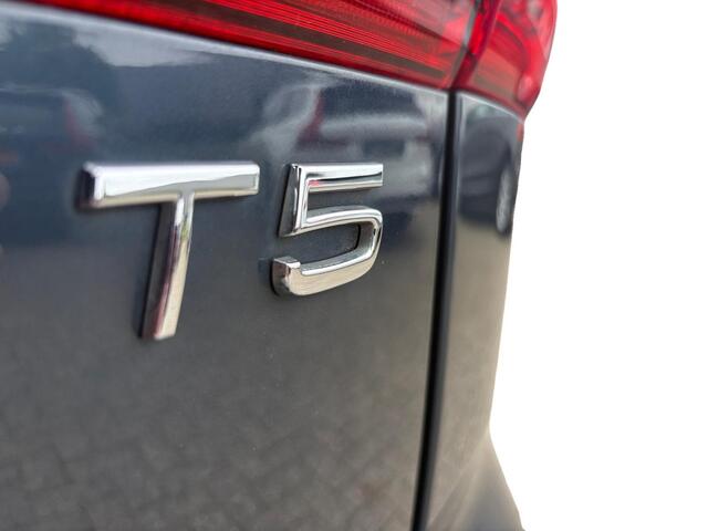 Volvo XC60 2.0 T5 Momentum | Trekhaak afneembaar | Keyless |