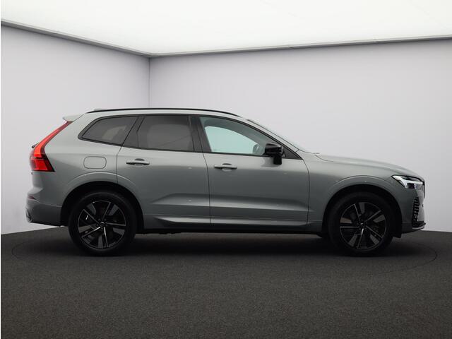Volvo XC60 2.0 T6 Plug-in hybrid AWD Plus Dark / Pano. dak / Harman Kardon Audio / all season banden / Stoel- + stuurwielverwarming / Elektr. stoelverstelling / BLIS /