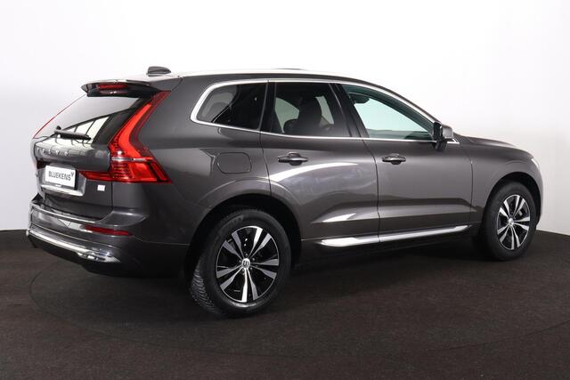 Volvo XC60 T6 Recharge AWD Core Bright - Panorama/schuifdak - IntelliSafe Assist & Surround - Adaptieve LED koplampen - Parkeercamera achter - Verwarmde voorstoelen, stuur & achterbank - Parkeersensoren voor & achter - Draadloze tel. lader - Standkachel - Extra geti