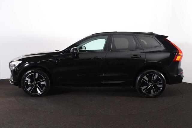 Volvo XC60 T6 Recharge AWD Plus Dark - Panorama/schuifdak - IntelliSafe Assist & Surround - 360º Camera - Harman/Kardon audio - Adaptieve LED koplampen - Verwarmde voorstoelen, stuur & achterbank - Parkeersensoren voor & achter - Elektr. bedienb. voorstoelen met geh