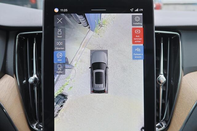 Volvo XC60 T6 Recharge AWD Plus Dark - Panorama/schuifdak - IntelliSafe Assist & Surround - 360º Camera - Harman/Kardon audio - Adaptieve LED koplampen - Verwarmde voorstoelen, stuur & achterbank - Parkeersensoren voor & achter - Elektr. bedienb. voorstoelen met geh
