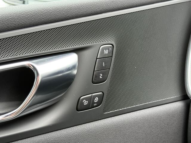 Volvo XC60 2.0 B4 R-Design | Navi | Camera | Memory | Winter Pakket