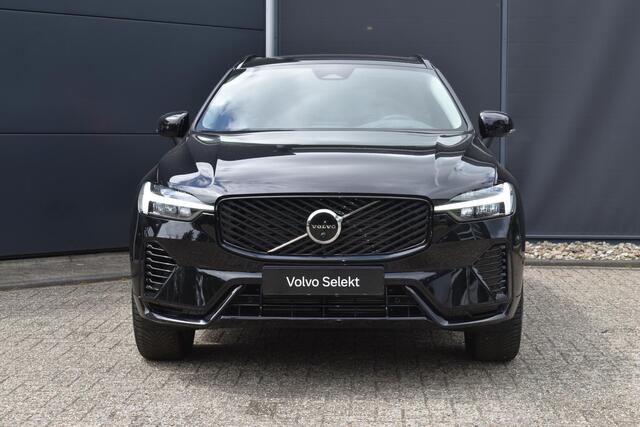 Volvo XC60 T6 Plug-in hybrid AWD Plus Dark | Head Up Display | 360 Graden Camera | Panoramisch Schuif-/Kanteldak | All Season banden | Google Navigatie | Semi Elektrische Trekhaak | Adaptieve Cruise Control | BLIS |