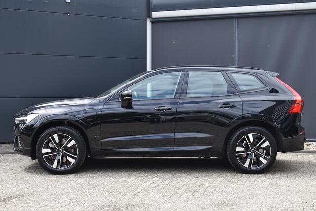Volvo XC60 T6 Plug-in hybrid AWD Plus Dark | Head Up Display | 360 Graden Camera | Panoramisch Schuif-/Kanteldak | All Season banden | Google Navigatie | Semi Elektrische Trekhaak | Adaptieve Cruise Control | BLIS |