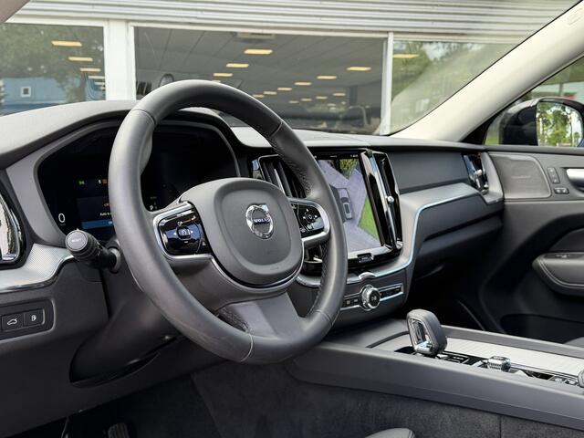 Volvo XC60 2.0 T6 Plug-in hybrid AWD Plus Dark | Panodak | 360 camera | Trekhaak | H&K