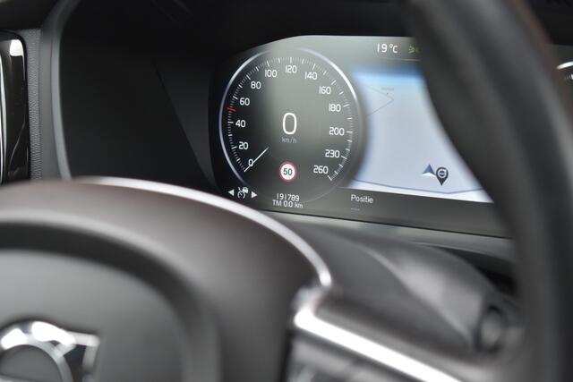 Volvo XC60 T5 252PK Momentum | Plus Line | Trekhaak | 20'' |