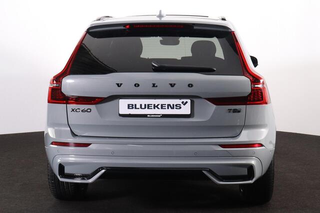Volvo XC60 T8 Recharge AWD Plus Black Edition - Panorama/schuifdak - IntelliSafe Assist & Surround - 360º Camera - Harman/Kardon audio - Adaptieve LED koplampen - Verwarmde voorstoelen, stuur & achterbank - Parkeersensoren voor & achter - Elektr. bedienb. voorstoele