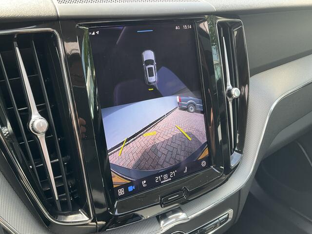 Volvo XC60 2.0 T6 Plug-in hybrid AWD Plus Bright Panorama Leer inscription stoelen